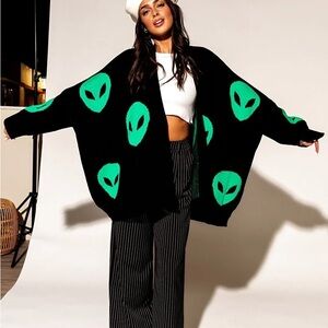 Dressed in Lala LALA ORIGINAL
Too Cool For You Oversized Alien
Cardigan in Black